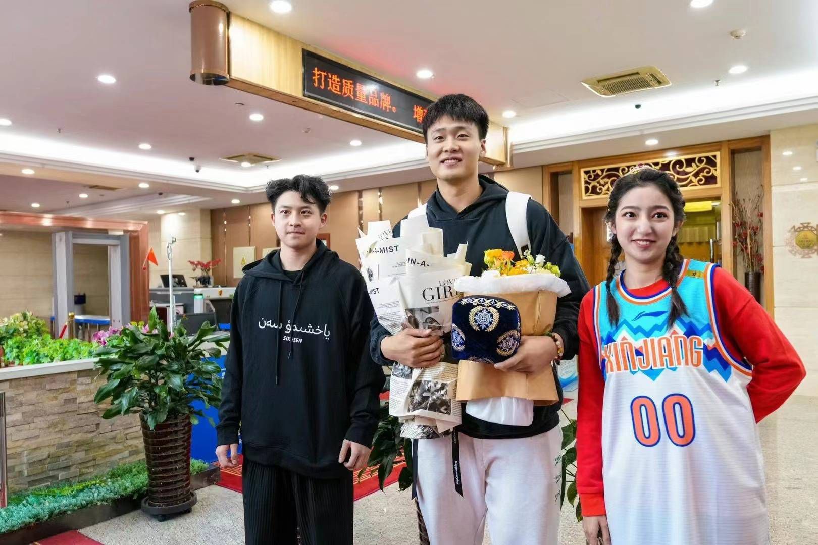 莫德里奇伤势不重 预计将缺战那不勒斯和格拉纳达在皇马3-0击败加的斯的比赛中，38岁的莫德里奇伤退。